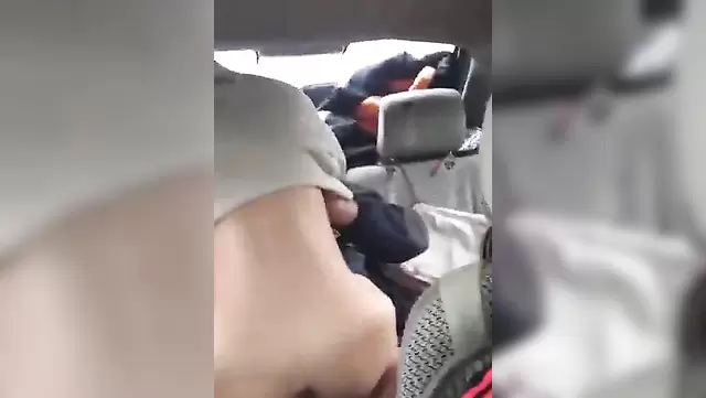Kazakhstani fucking the pussy of his insatiable girlfriend